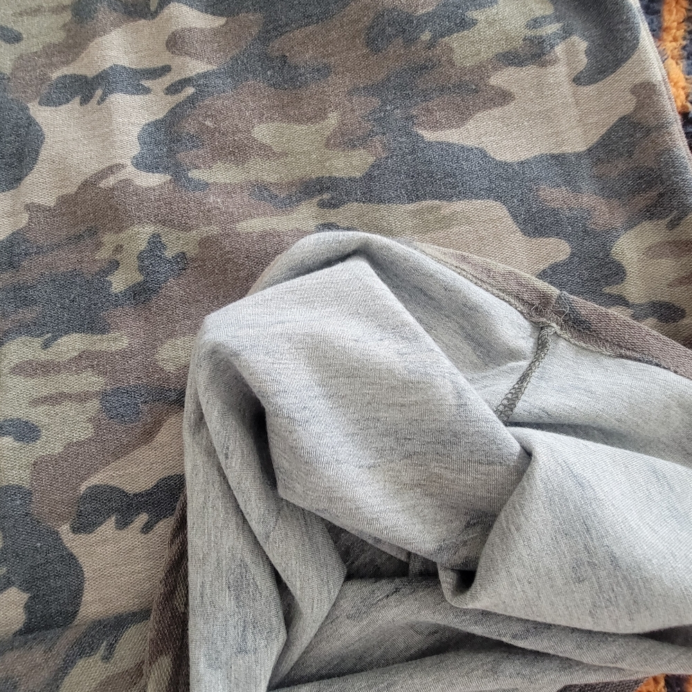 Alya Camo Mock-Neck Dress - Picture 5 of 9